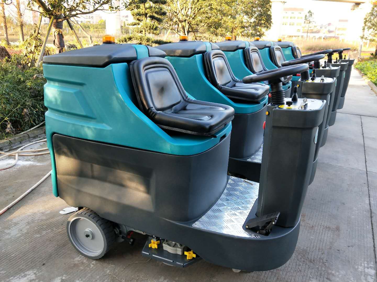 洁士M7B双刷驾驶式洗地机/洗地车