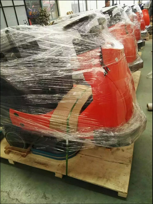 洁驰BA850BT驾驶式洗地机，洁驰BA900BT驾驶式洗地机，洁驰驾驶式洗地机