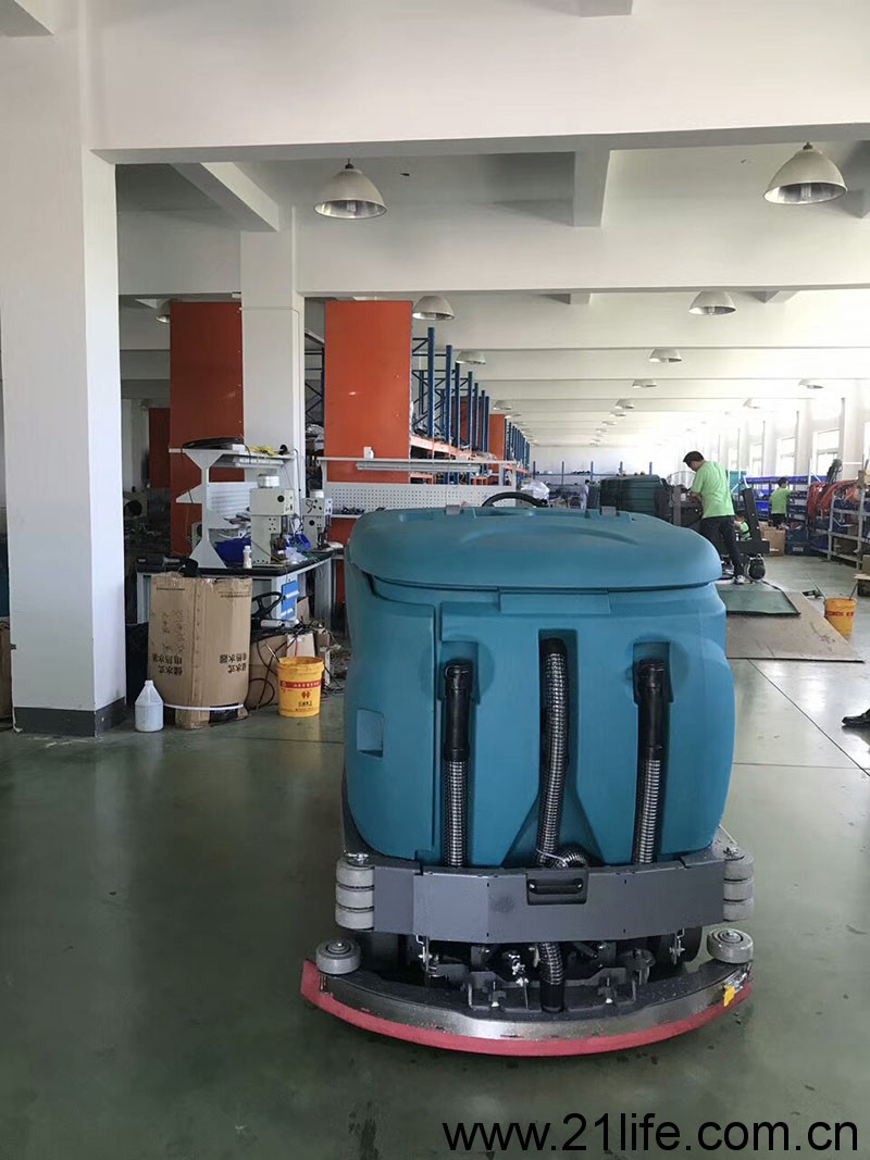 洁驰洗扫一体机，大型洗扫一体机，大型扫洗一体机，大型洗地扫地吸干一体机，大型扫地洗地吸干机一体机，大型驾驶式拖地机，大型驾驶式扫地机，大型驾驶式洗地车