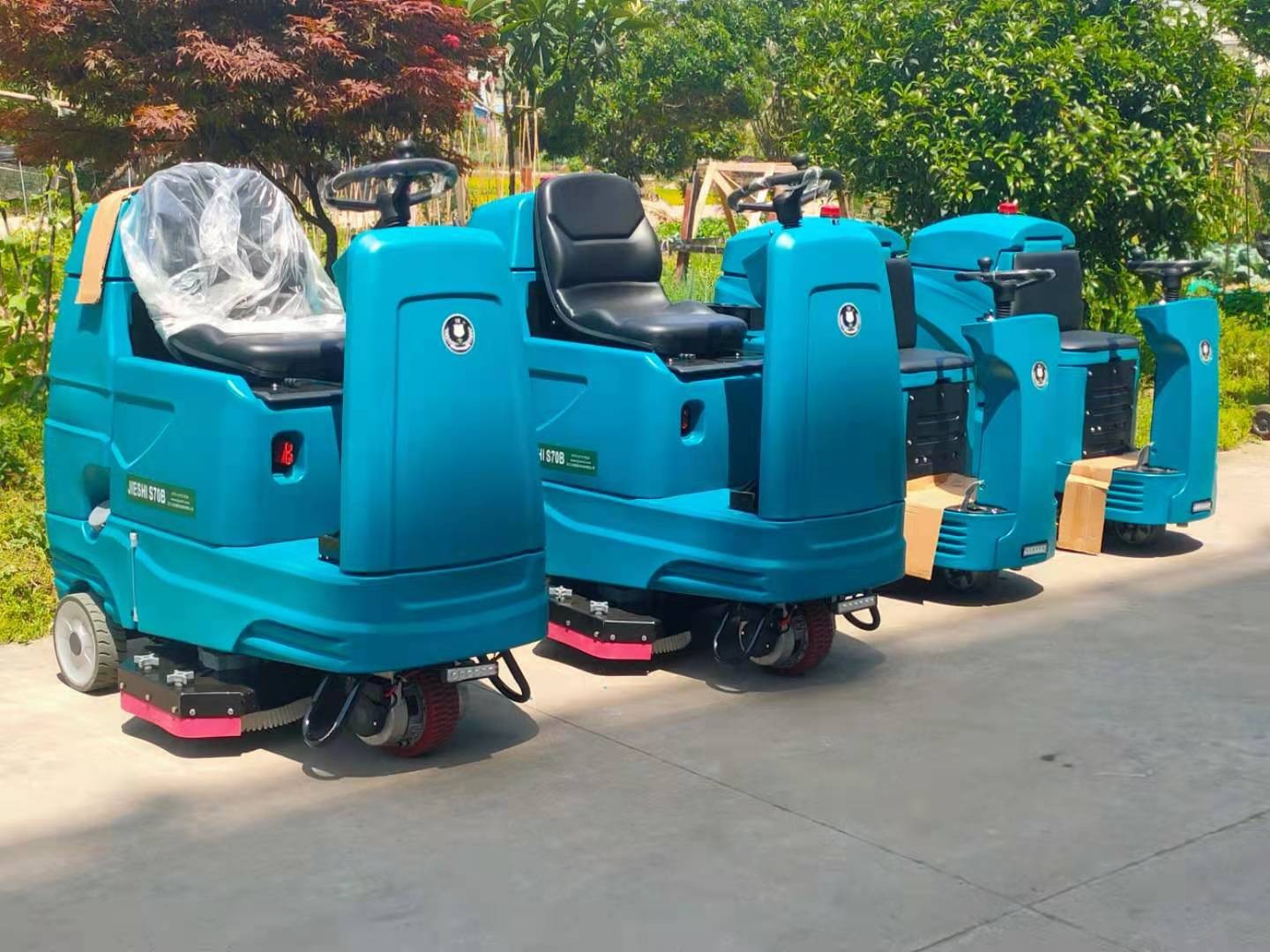 洁士S70B大型双刷驾驶式洗地机