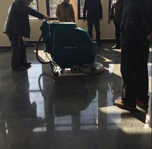 洁驰A3手推式洗地机，洁驰A3电动洗地机，洁驰A3电瓶式洗地机，洁驰A3洗地吸干机