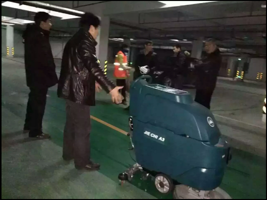 洁驰A3手推式洗地机，洁驰A3电动洗地机，洁驰A3电瓶式洗地机，洁驰A3洗地吸干机