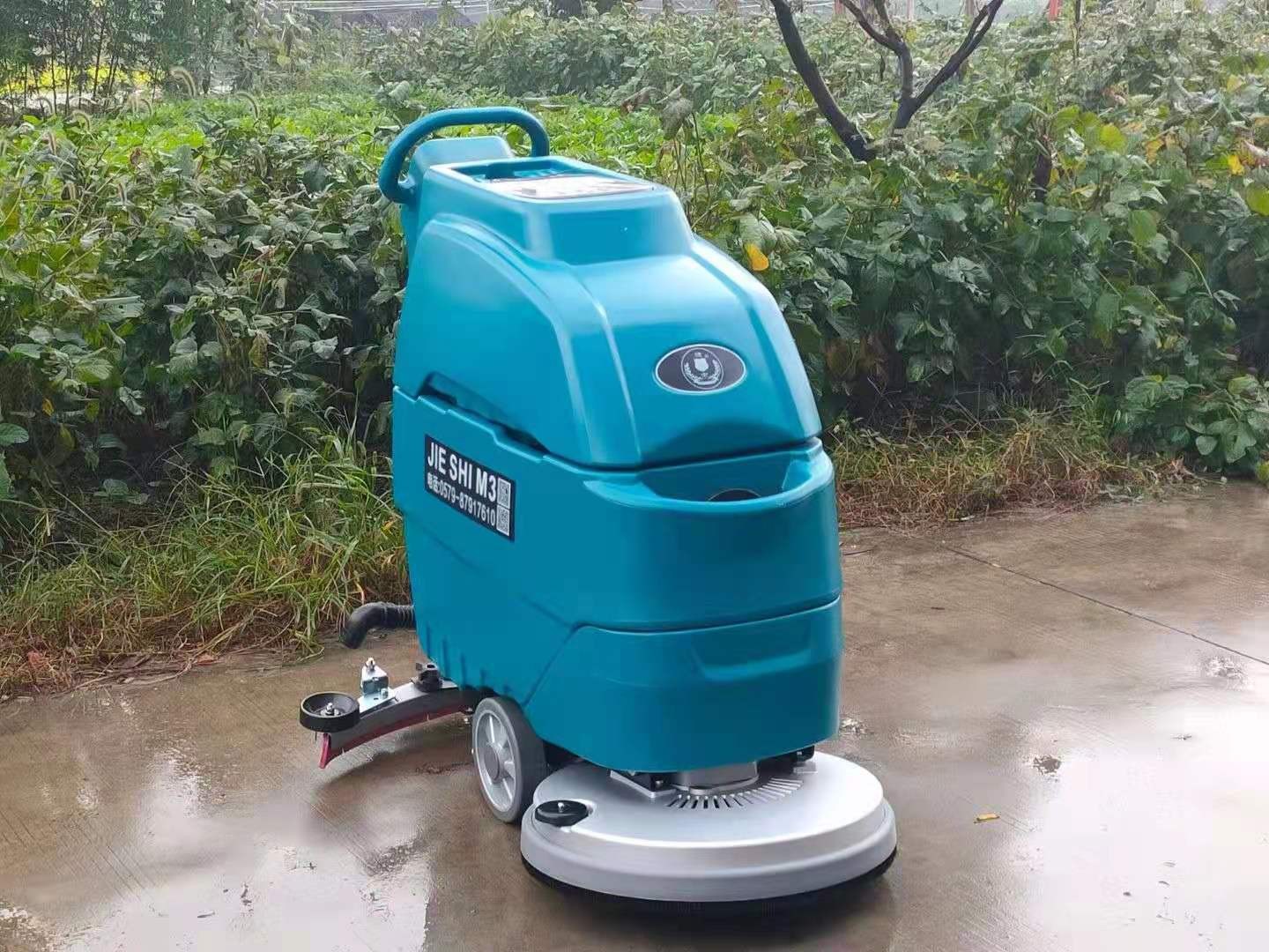 M3手推式电瓶洗地机_手推式洗地吸干机